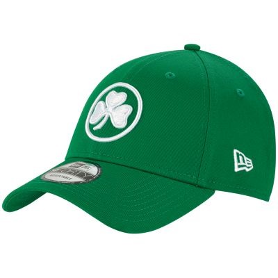 Grüne Cap mit weißem Kleeblatt-Logo