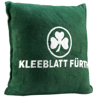 quadratsiches Kissen mit  weißem Kleblatt Logo in der Mitte und Schritzug "KLEEBLATT FÜRTH"